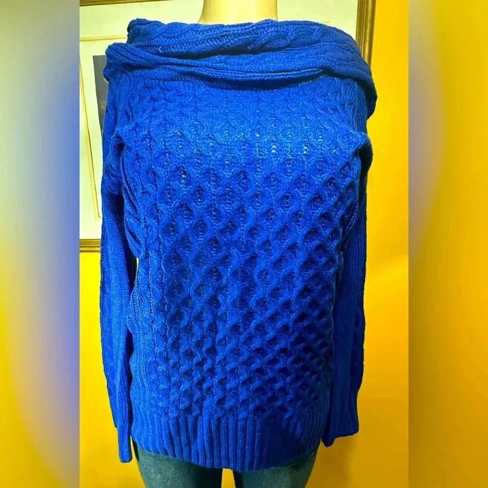 Hannah Women’s Size L Blue Long Sleeve Cowl Neck Knit Sweater